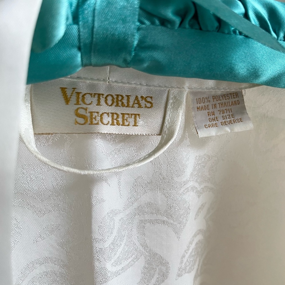 Vintage Victoria Secret Robe - Picture 3 of 5